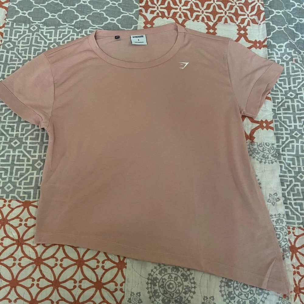 Gymshark NWOT essential tee light Pink